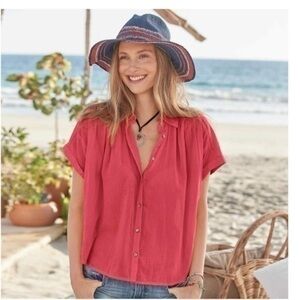 SUNDANCE Button Up Short Sleeve Collared Tensift Shirt in Berry Size M